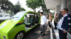 Hebat! Wapres Gibran Kepincut Mobil Listrik Molisa Karya Mahasiswa FTI Unissula, Diundang Khusus ke Istana Negara