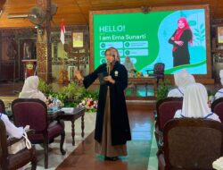 Dosen FBSB Unissula Bekali Mahasiswa Kebidanan Blora Etika dan Keterampilan Public Speaking
